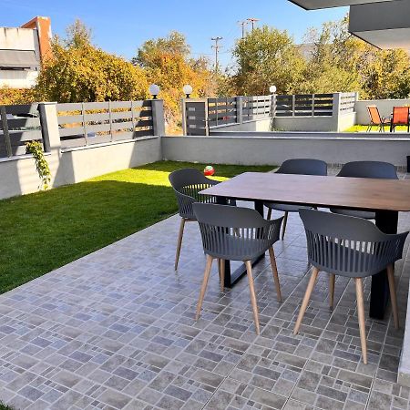 Three Cats Apartment Никити Екстериор снимка