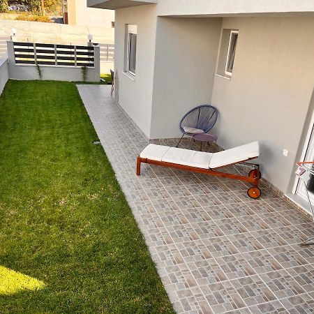 Three Cats Apartment Никити Екстериор снимка