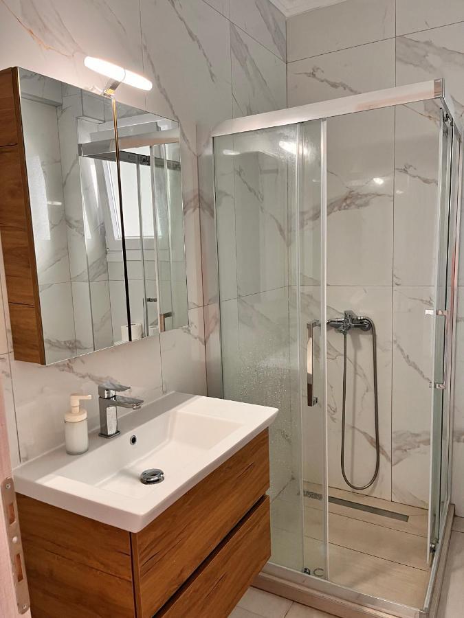 Three Cats Apartment Никити Екстериор снимка