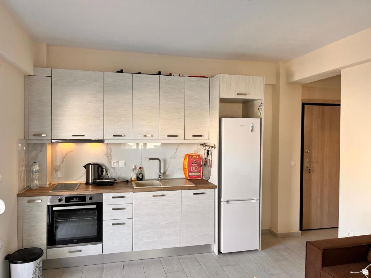 Three Cats Apartment Никити Екстериор снимка