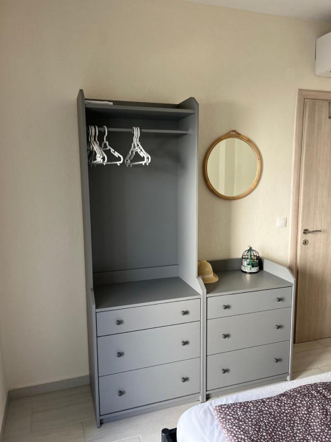 Three Cats Apartment Никити Екстериор снимка
